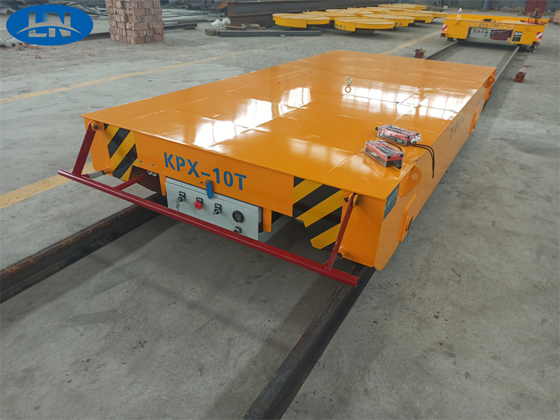 ریلوے پر بیٹری گاڑی