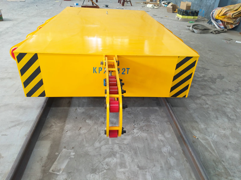 32 ٹن ٹرک ٹریکٹر سے منسلک