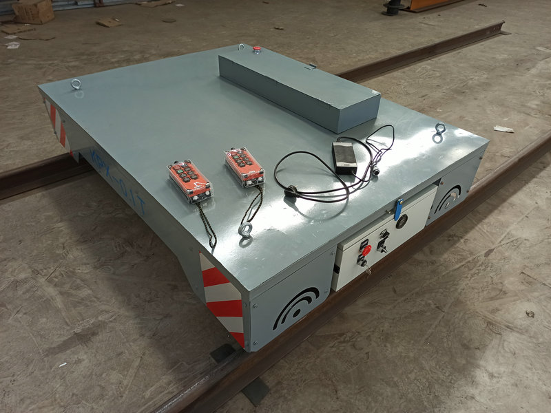 چھوٹے مواد کا استعمال کرتے ہوئے ٹرانسفر ٹرک